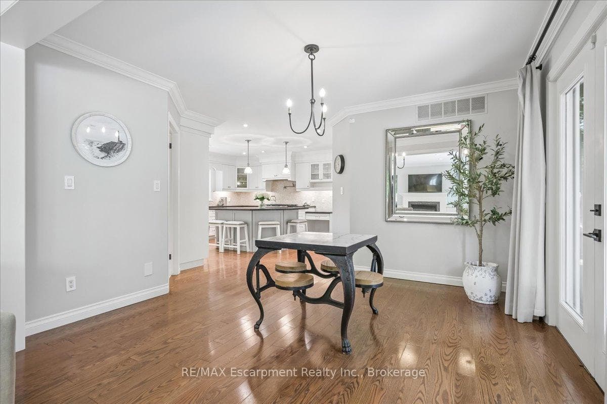 549 Jeanette Drive - Detached photo 24 of 39 in Oakville, Ontario
