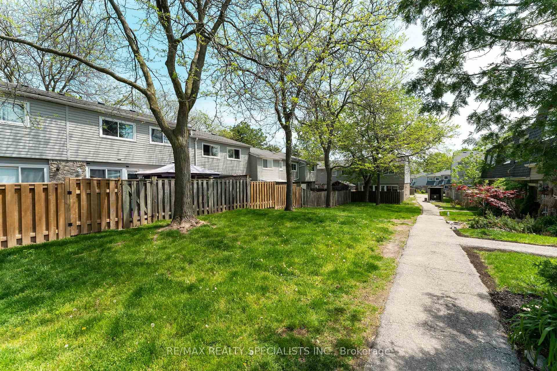 2050 Upper Middle Road Unit 114 - Condo photo 42 of 46 in Burlington, Ontario