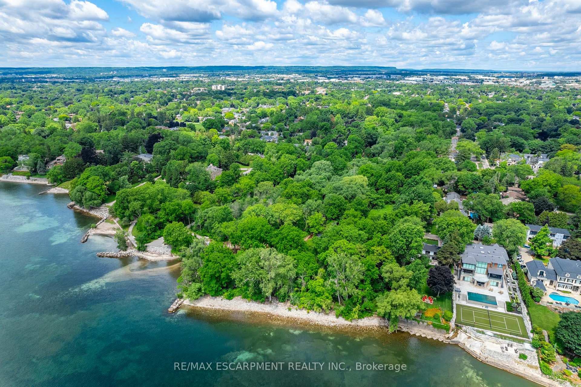 4306 Lakeshore Road - Detached photo 38 of 45 in Burlington, Ontario