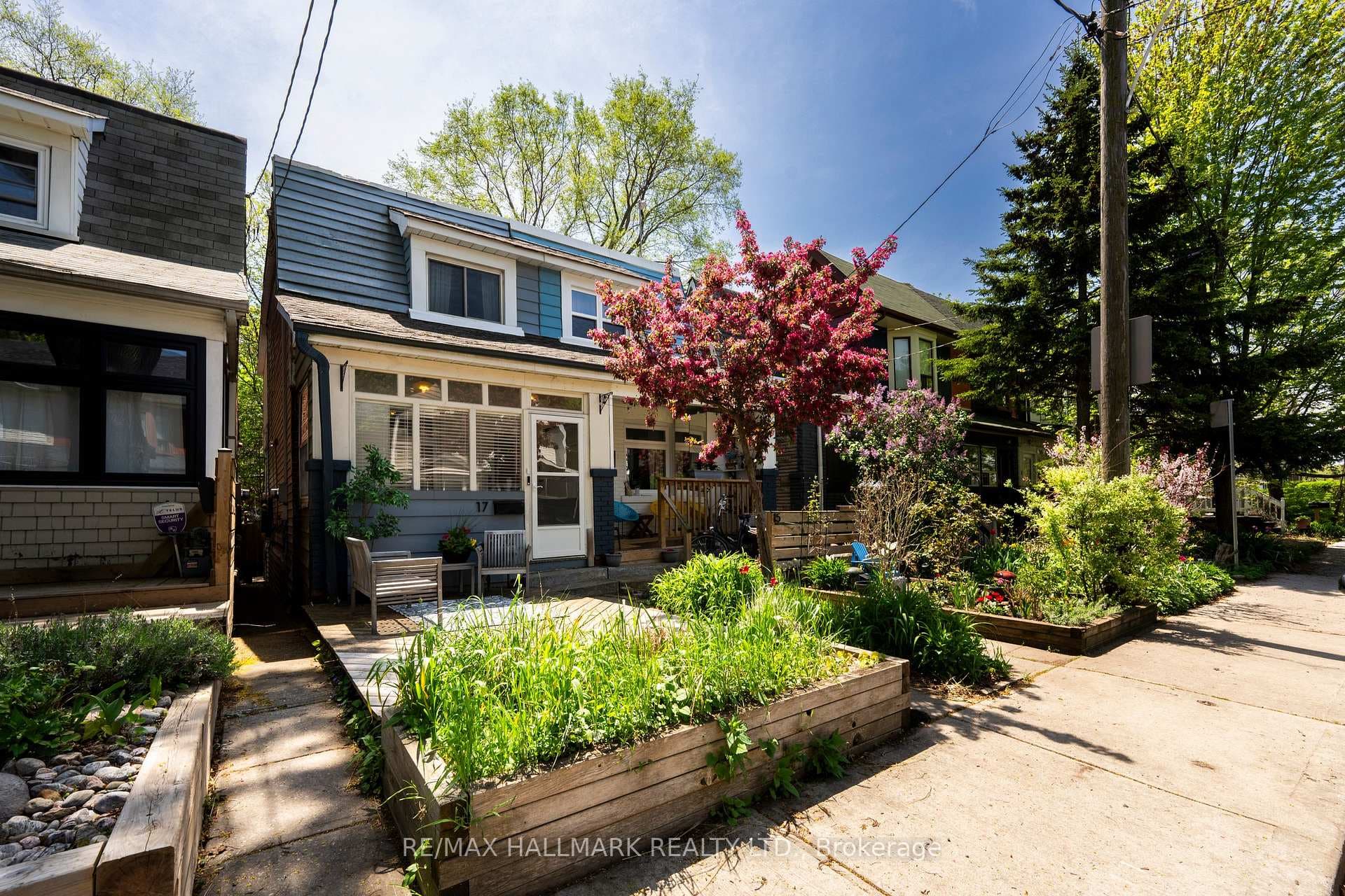 17 Mountalan Avenue - Semi-Detached photo 3 of 42 in Riverdale / Leslieville, Ontario