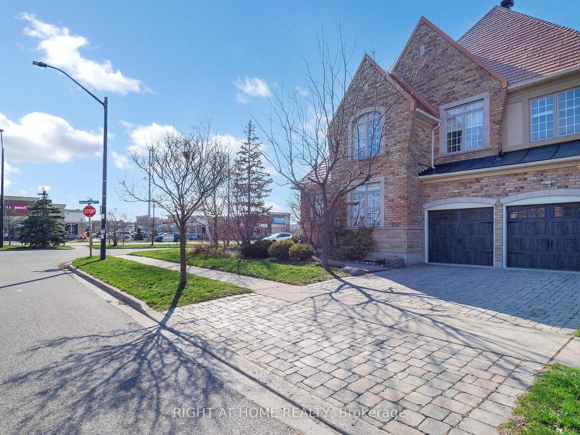 3585 Stonecutter Crescent - home for sale in Mississauga, Ontario