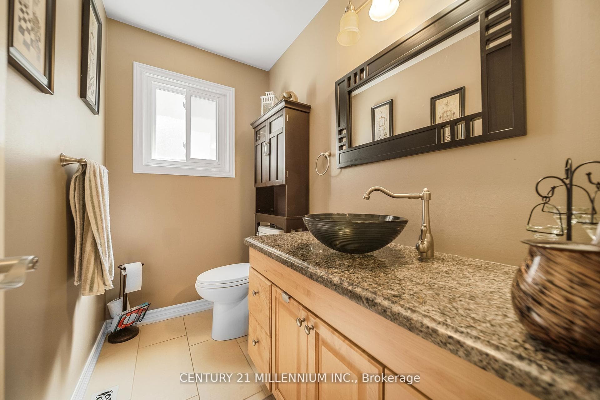 34 Gardenia Way - Townhouse photo 18 of 36 in Caledon, Ontario