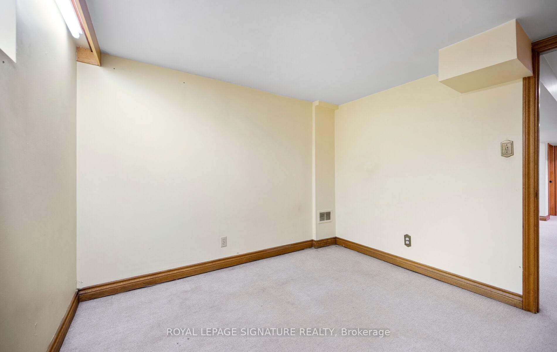1570 Park Royale Boulevard - Detached photo 26 of 38 in Mississauga, Ontario