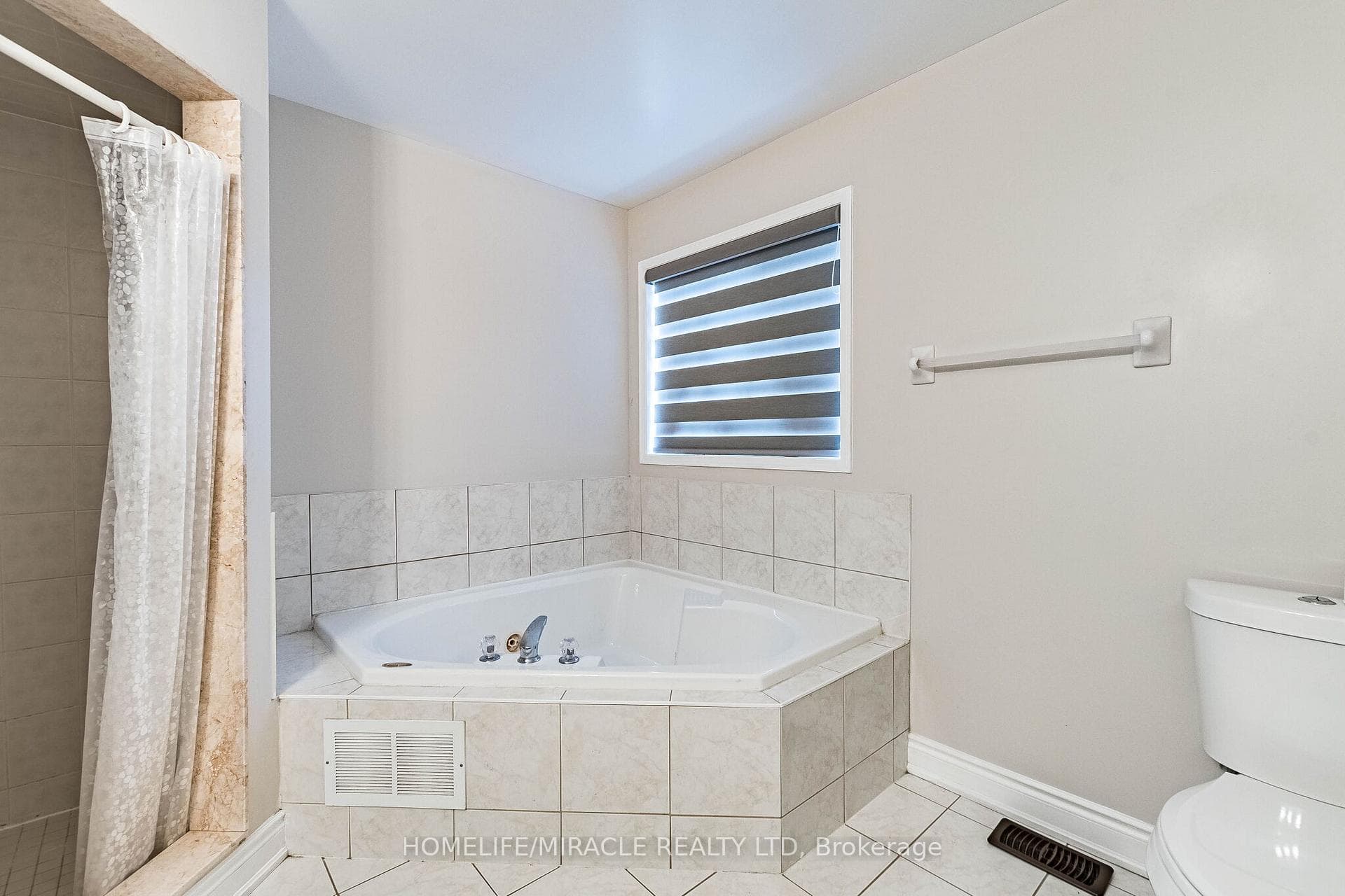 363 Van Kirk Drive - Detached photo 36 of 50 in Brampton, Ontario