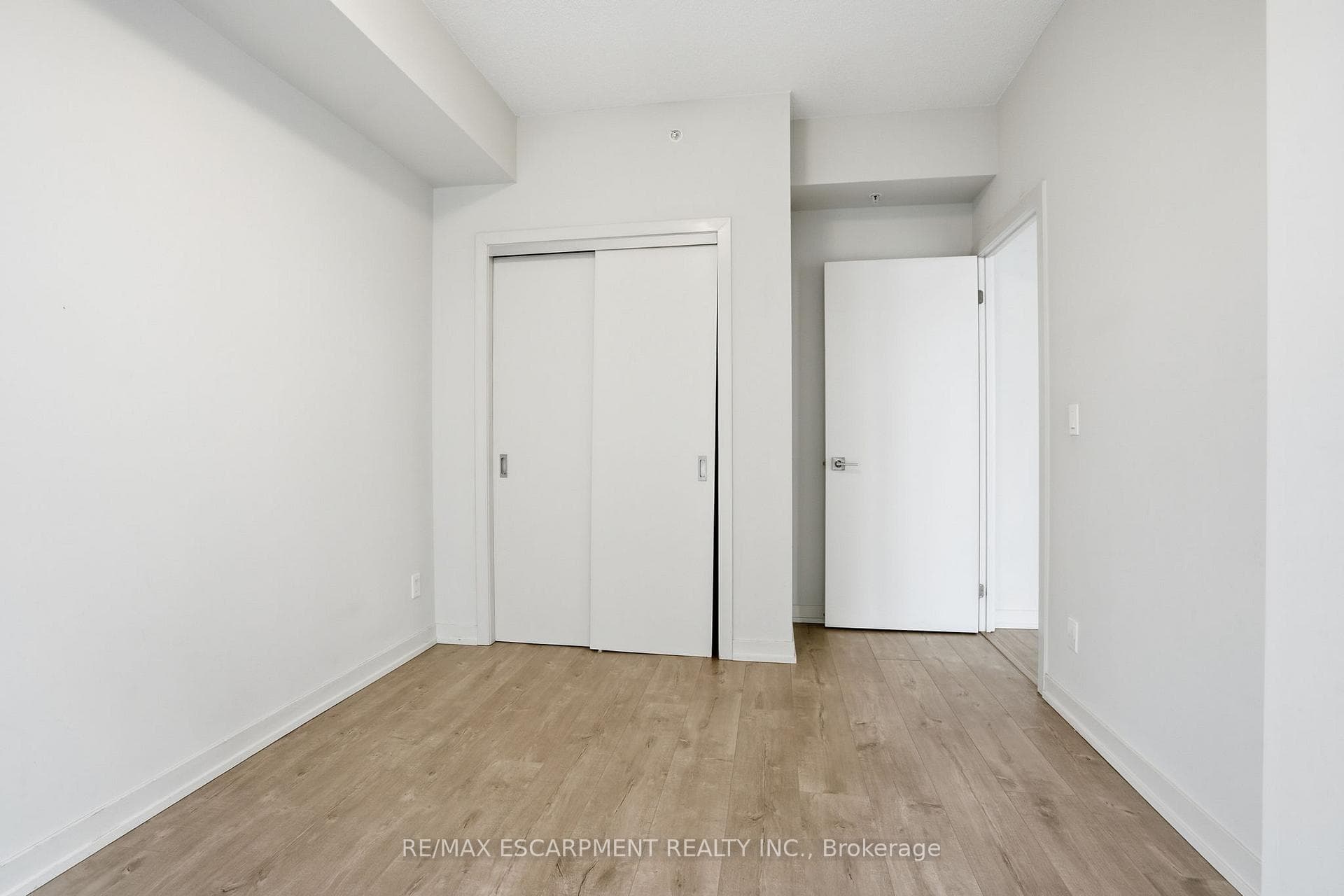 2087 Fairview Street Unit 1310 - Condo photo 15 of 27 in Burlington, Ontario