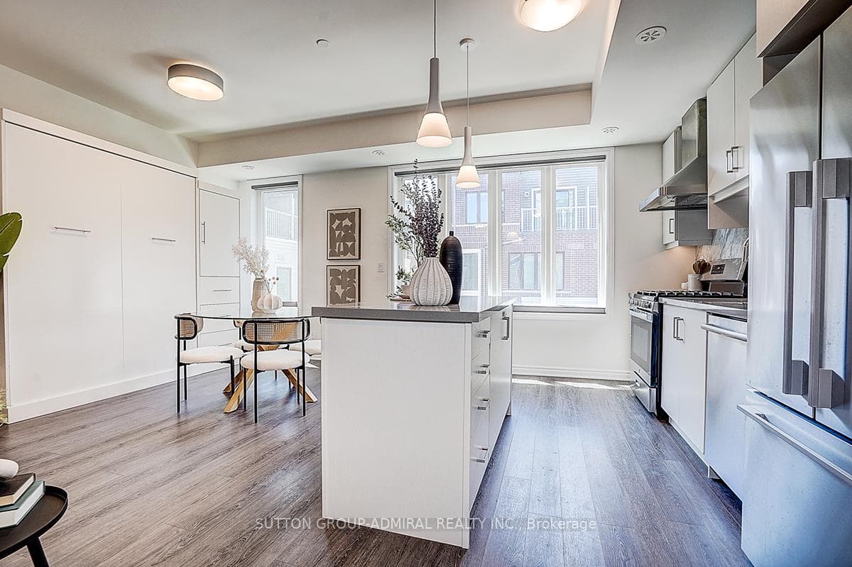 85 Eastwood Park Gardens Unit 18 - Condo photo 8 of 33 in Liberty Village / Parkdale / South Parkdale, Ontario