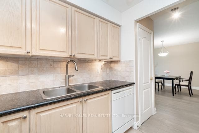 880 Grandview Way Unit 1209 - Condo photo 12 of 26 in Willowdale / Newtonbrook, Ontario