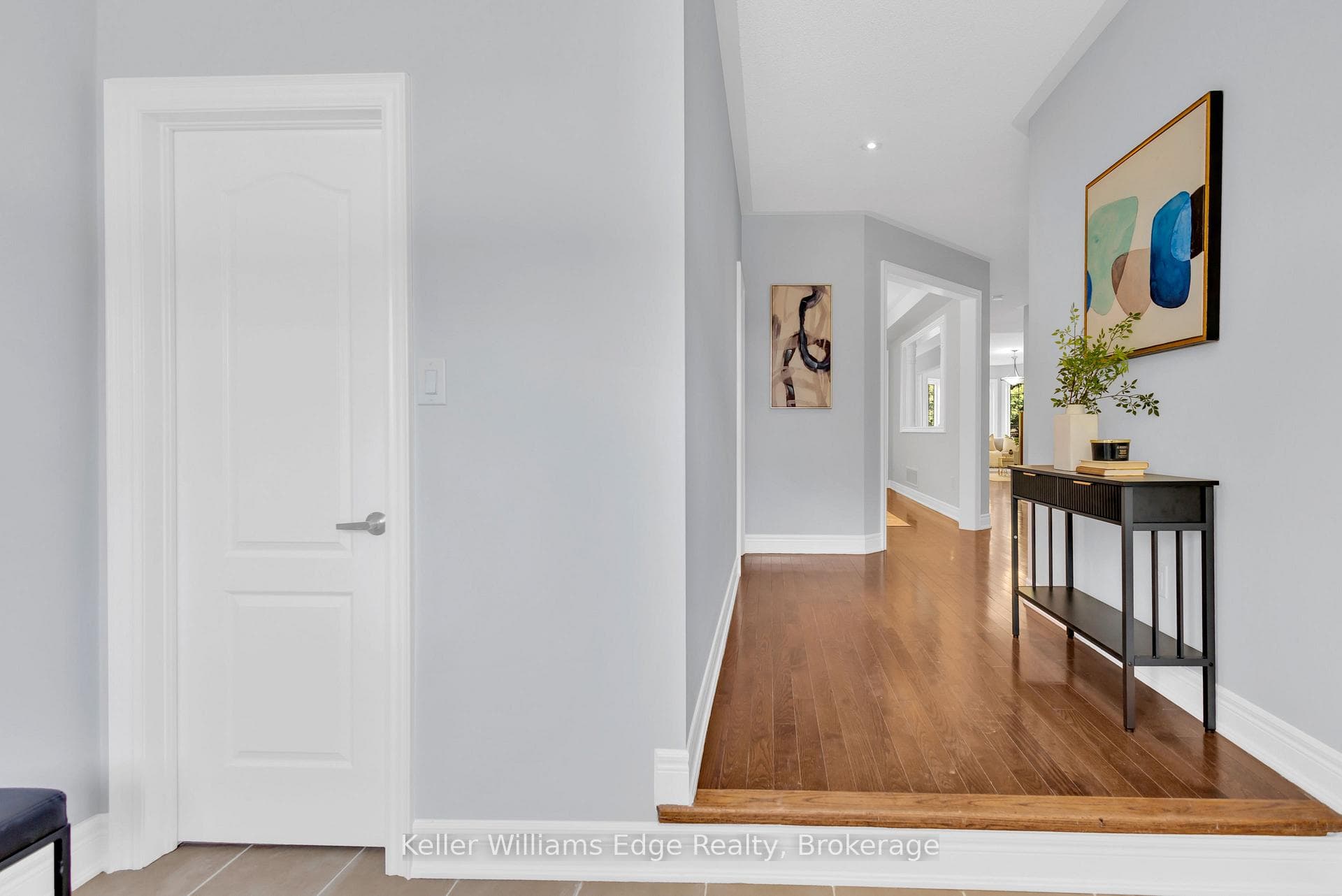 2241 Adirondak Trail - Detached photo 2 of 50 in Oakville, Ontario