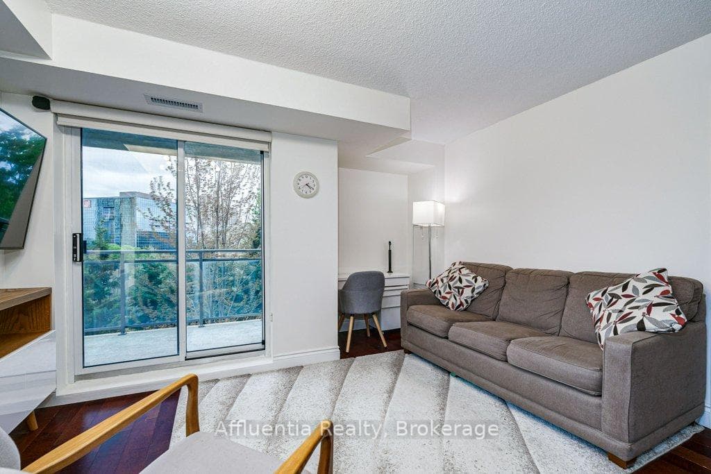 120 Dallimore Circle Unit 408 - Condo photo 13 of 38 in Don Mills / Parkwoods / Victoria Village, Ontario