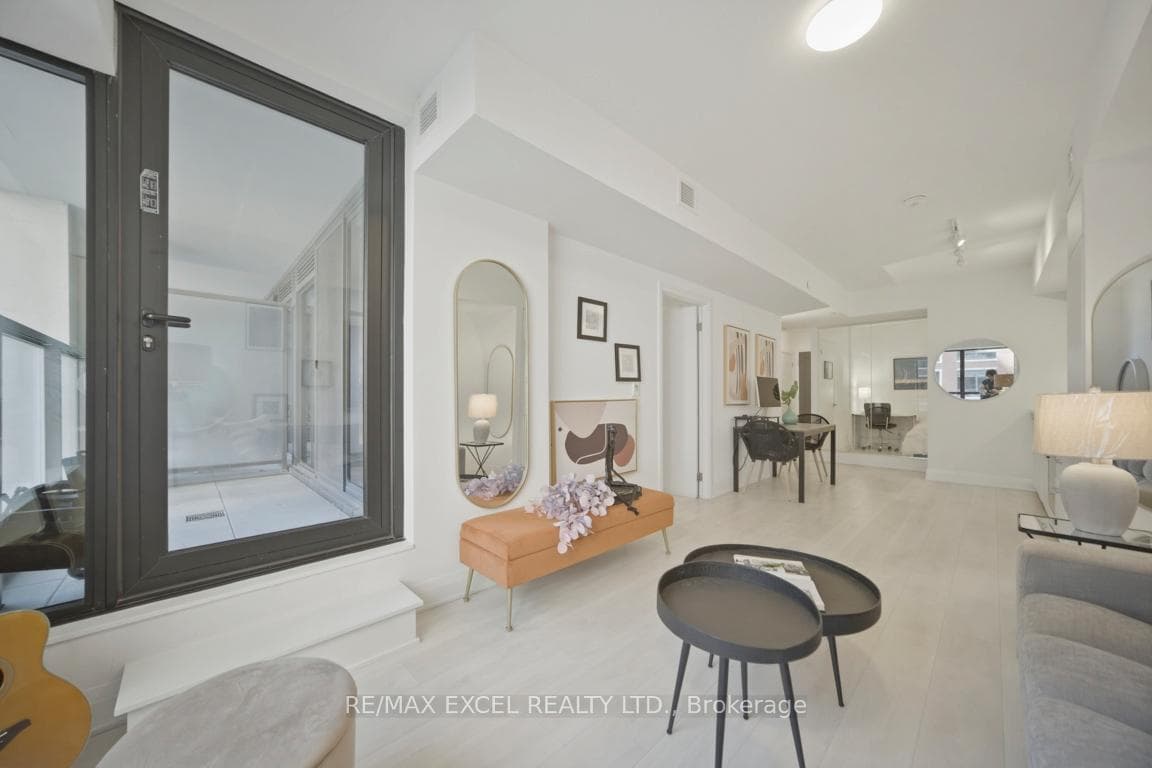 33 Frederick Todd Way Unit 303 - Condo photo 5 of 49 in Flemingdon Park / Don Mills, Ontario