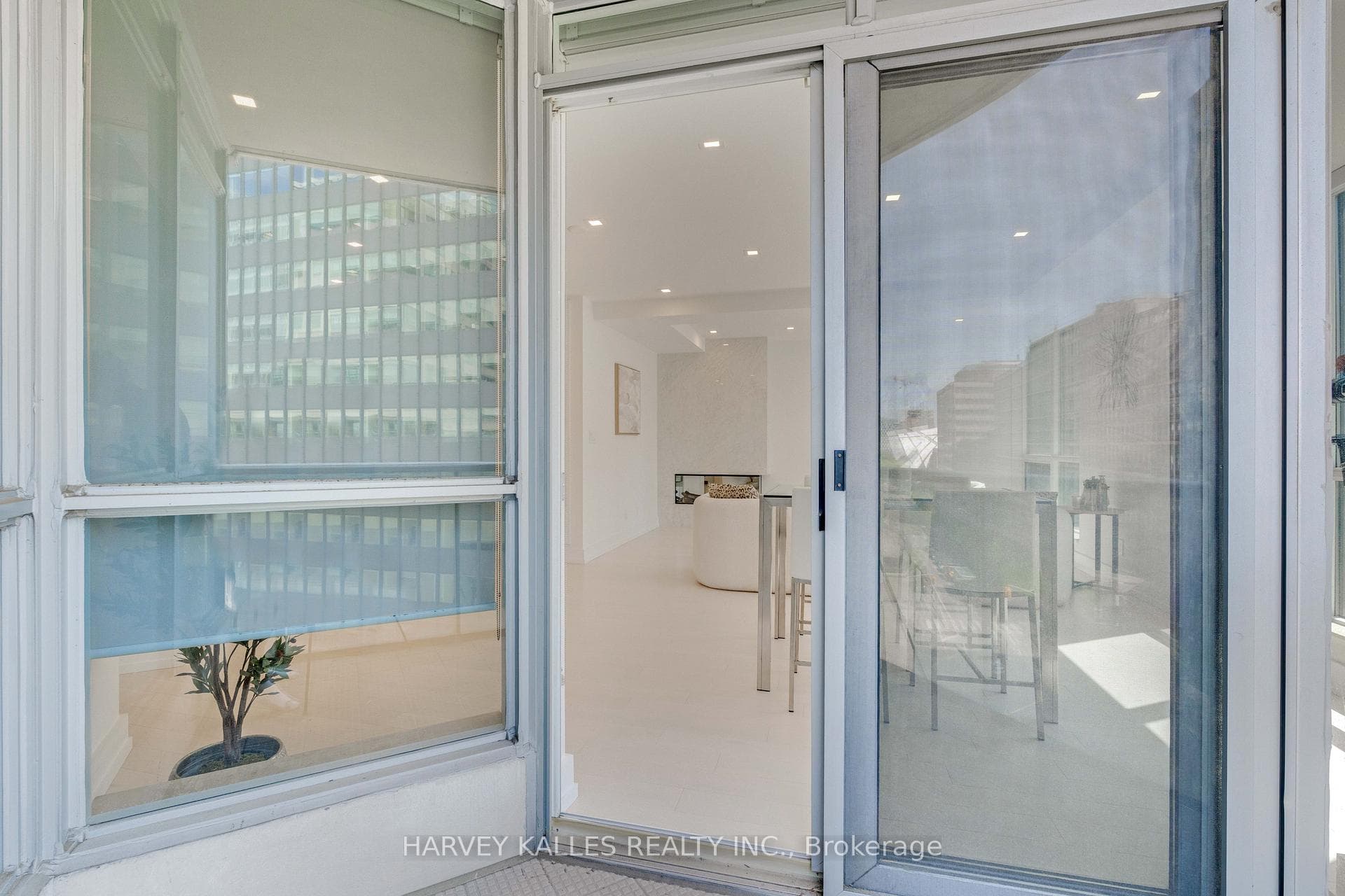 10 Bellair Street Unit 603 - Condo photo 12 of 38 in Annex / Yorkville / Summerhill, Ontario