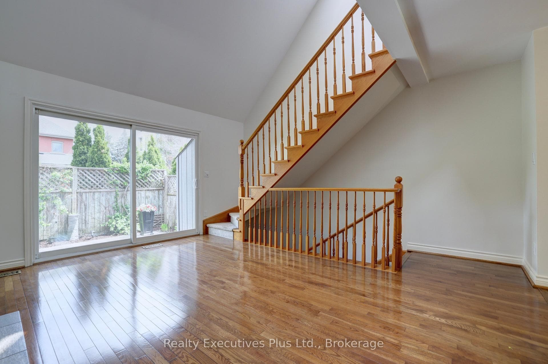463 Blathwayte Lane - Townhouse photo 16 of 48 in Burlington, Ontario