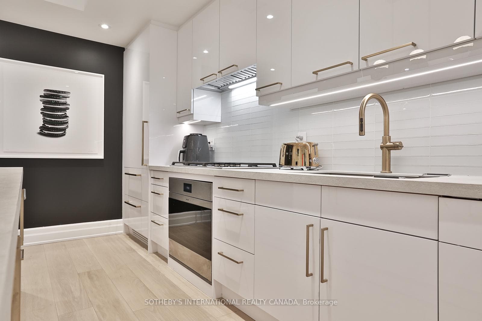 1 Forest Hill Road Unit 401 - Condo photo 19 of 36 in Annex / Yorkville / Summerhill, Ontario