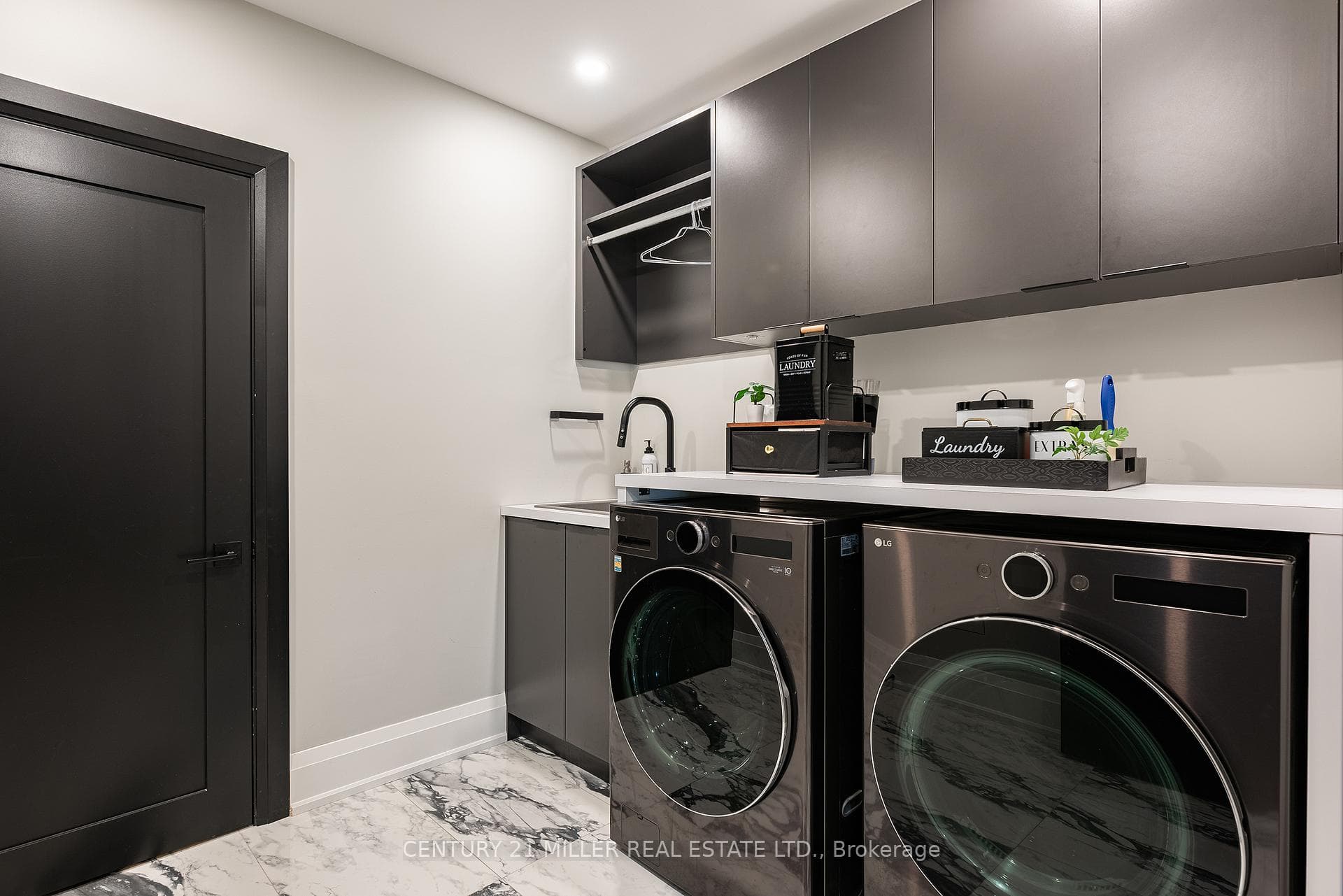 121 Edgecliffe Place - Detached photo 25 of 46 in Burlington, Ontario