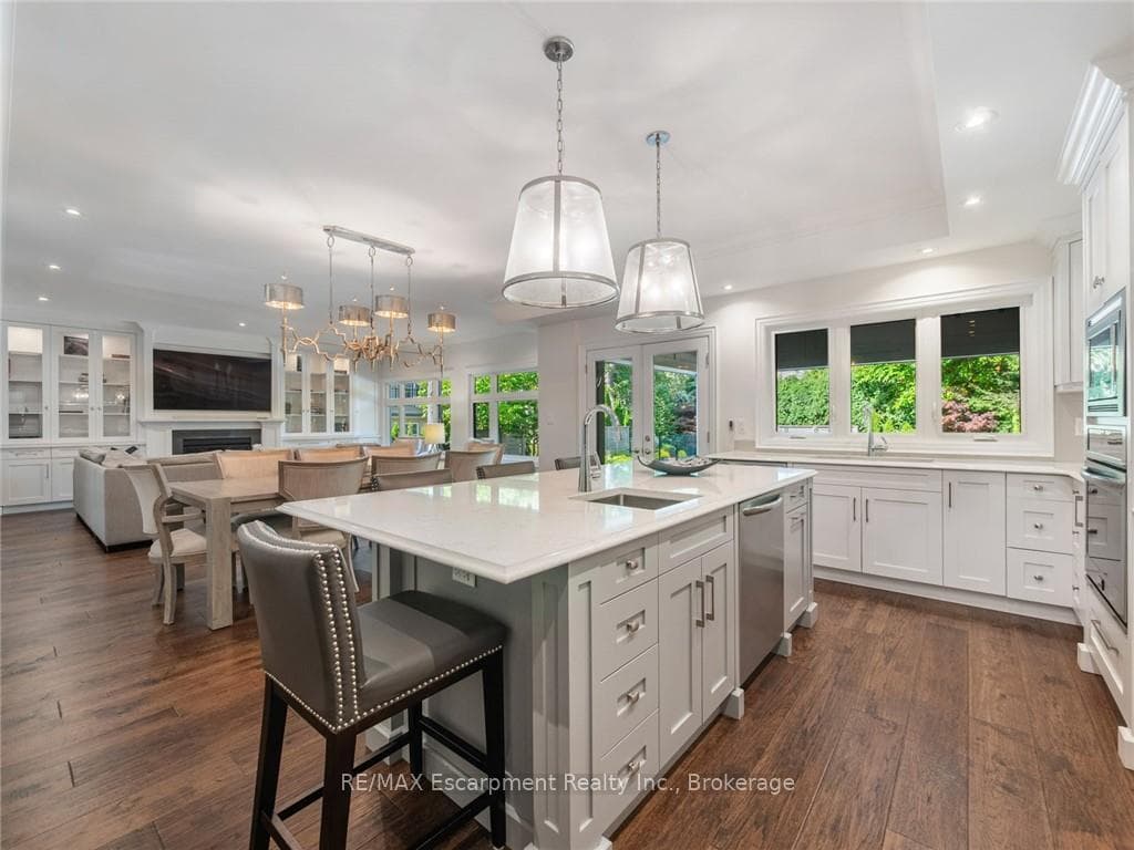 3087 Lakeshore Road - Detached photo 17 of 50 in Burlington, Ontario