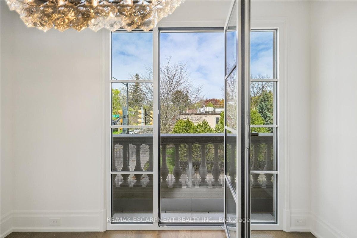 300 Randall Street Unit 211 - Condo photo 33 of 50 in Oakville, Ontario