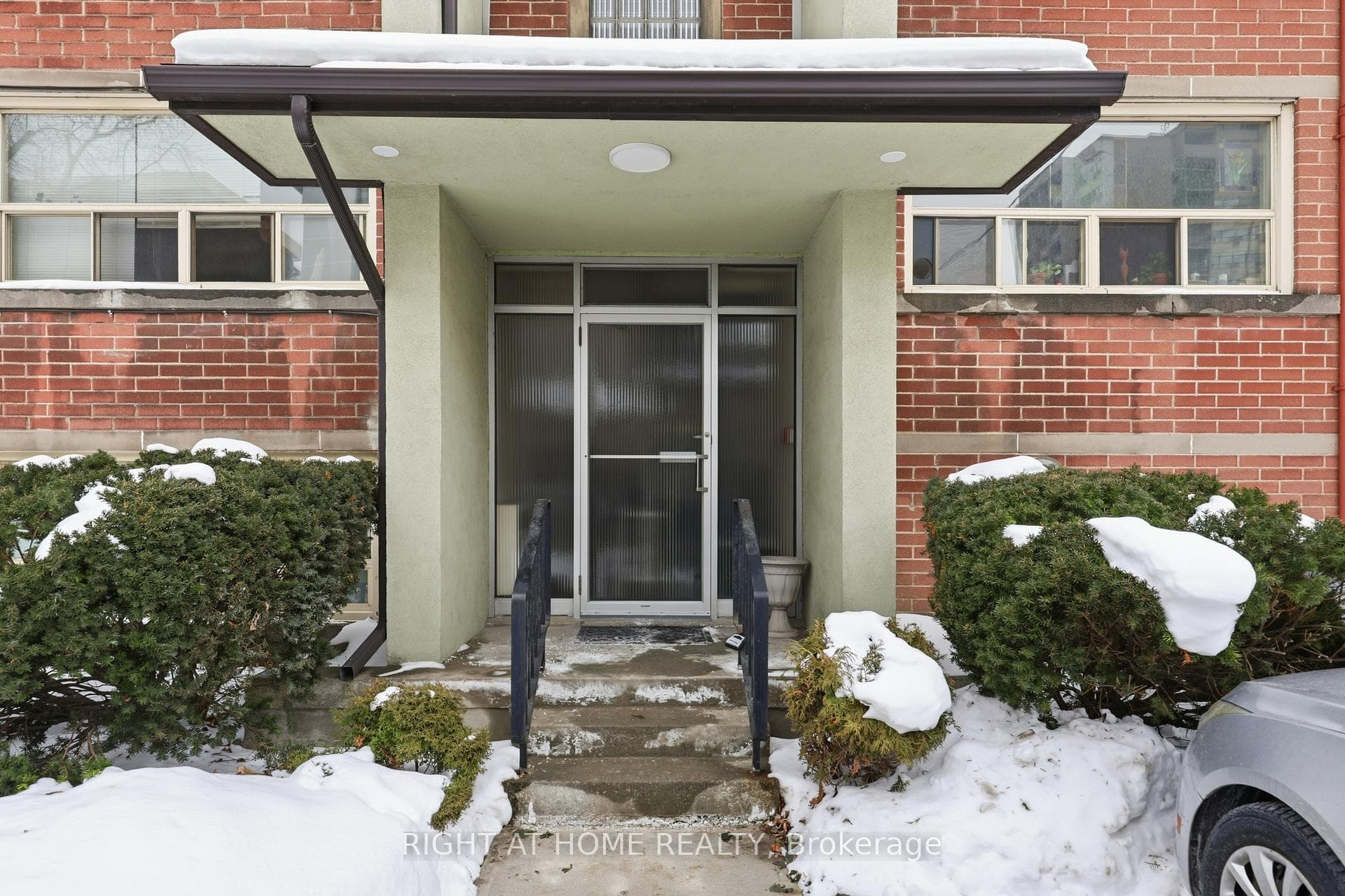 223 MacNab Street Unit 11 - Condo photo 3 of 17 in Hamilton, Ontario