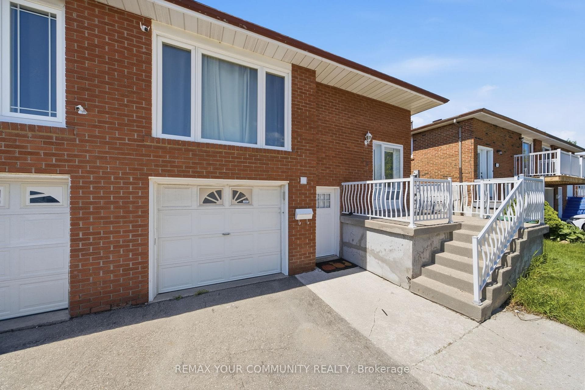 36 Roseville Drive Unit BSMT - Semi-Detached photo 2 of 23 in Brampton, Ontario