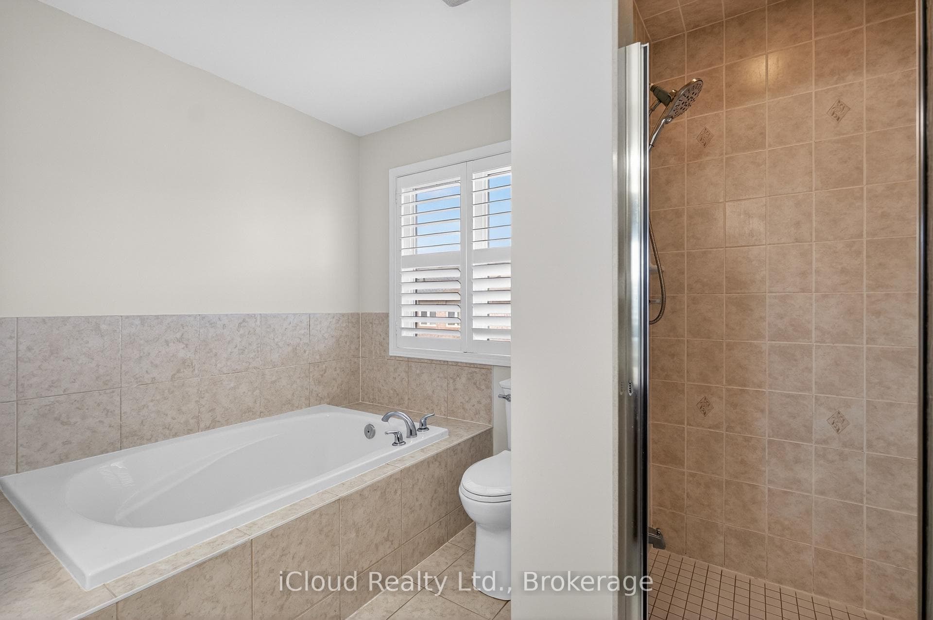 676 Speyer Circle - Semi-Detached photo 34 of 47 in Milton, Ontario