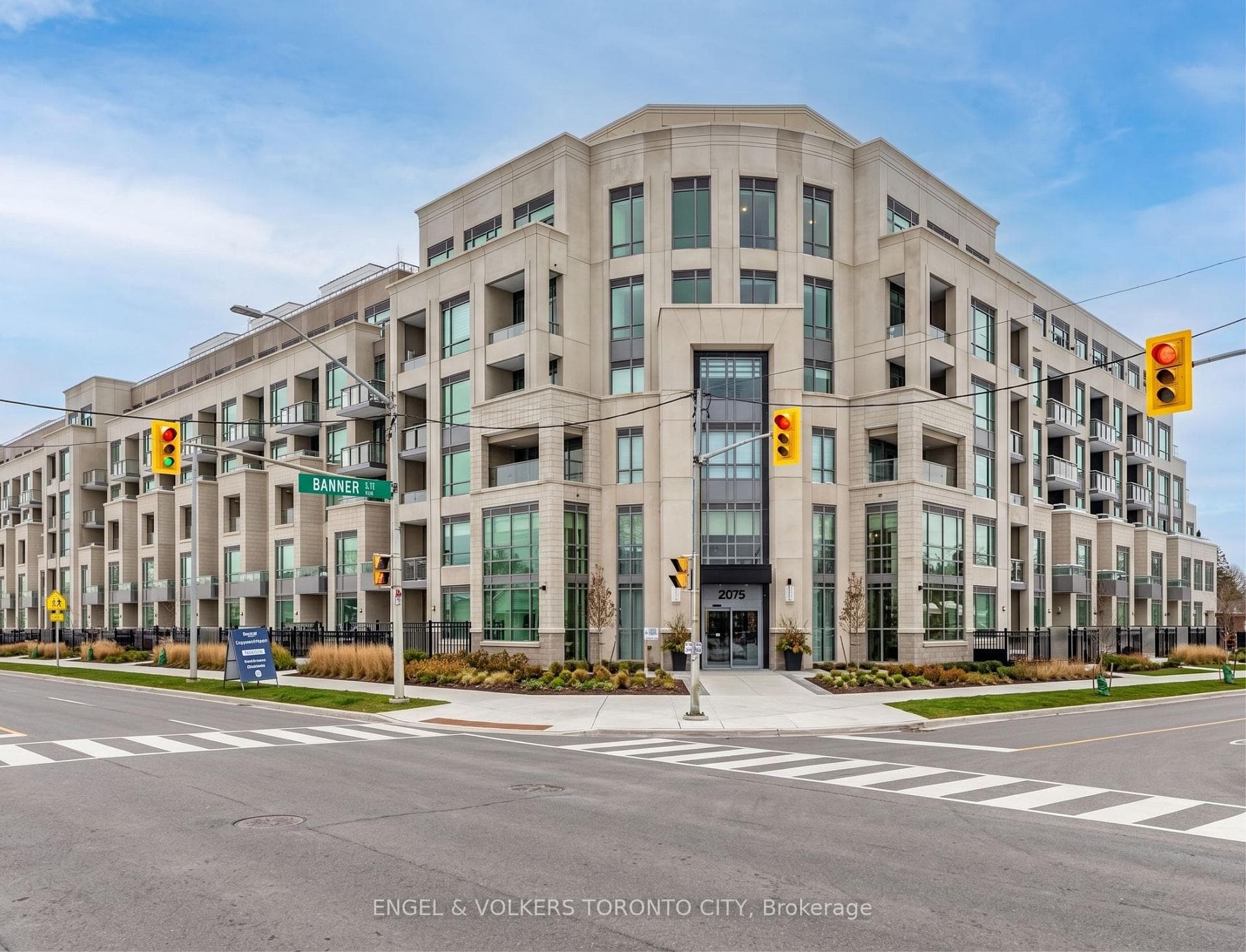 2075 King Road Unit 249 - home for sale in King, Ontario