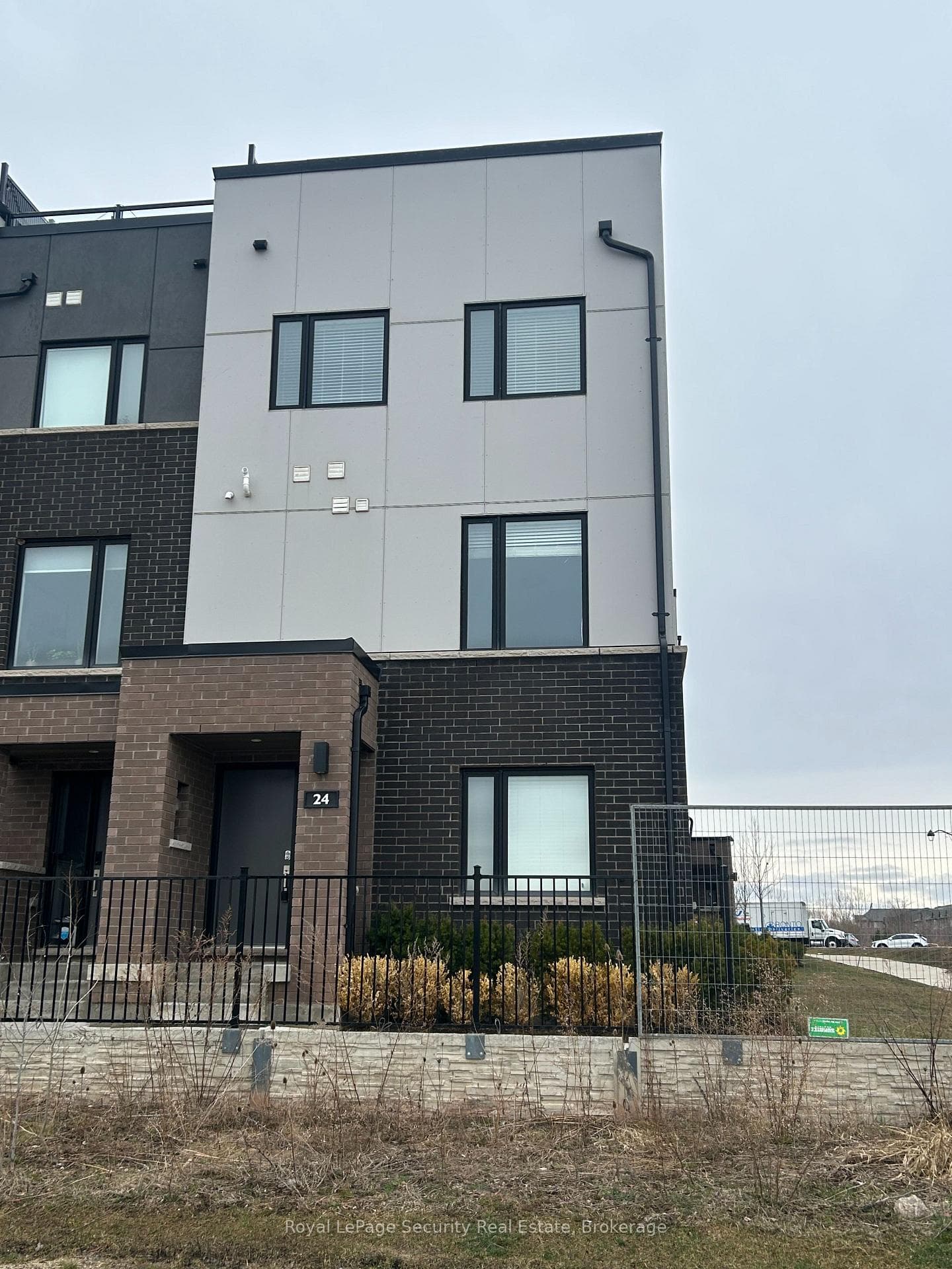 348 Wheat Boom Drive Unit 24 - Townhouse for sale in Glen Abbey, Ontario