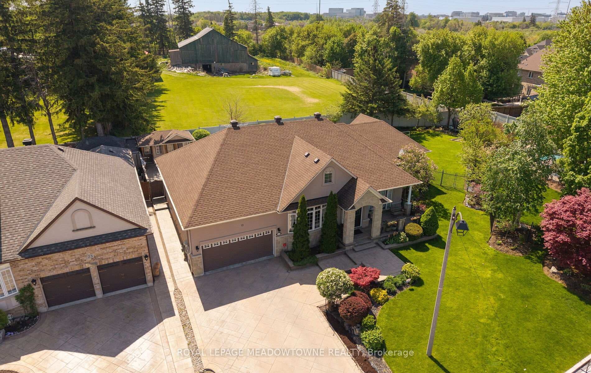 18 Tristan Court - Detached photo 4 of 37 in Brampton, Ontario