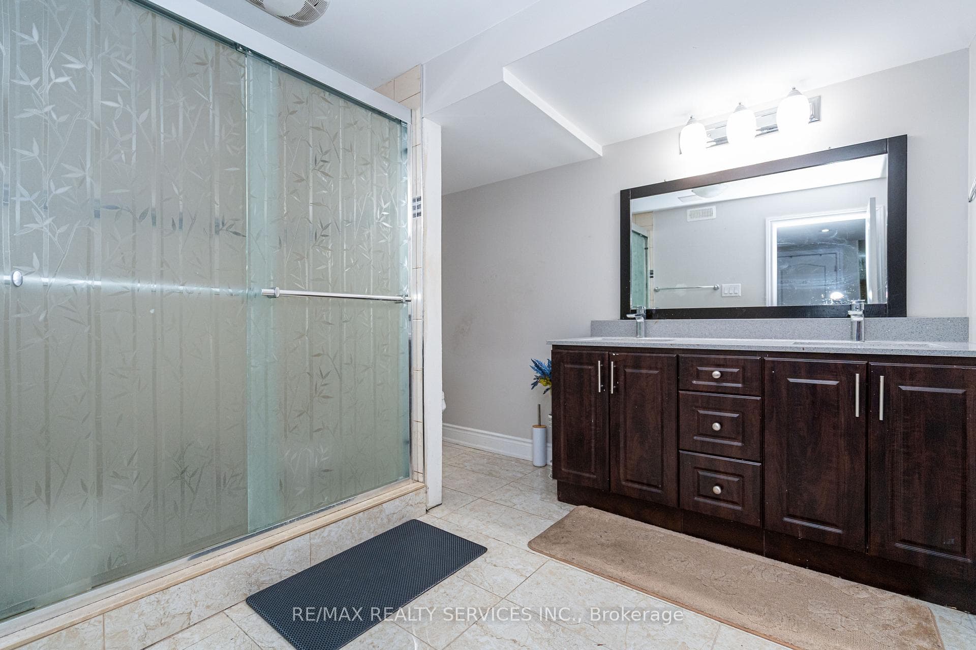 52 Mount Royal Circle - Detached photo 34 of 43 in Brampton, Ontario