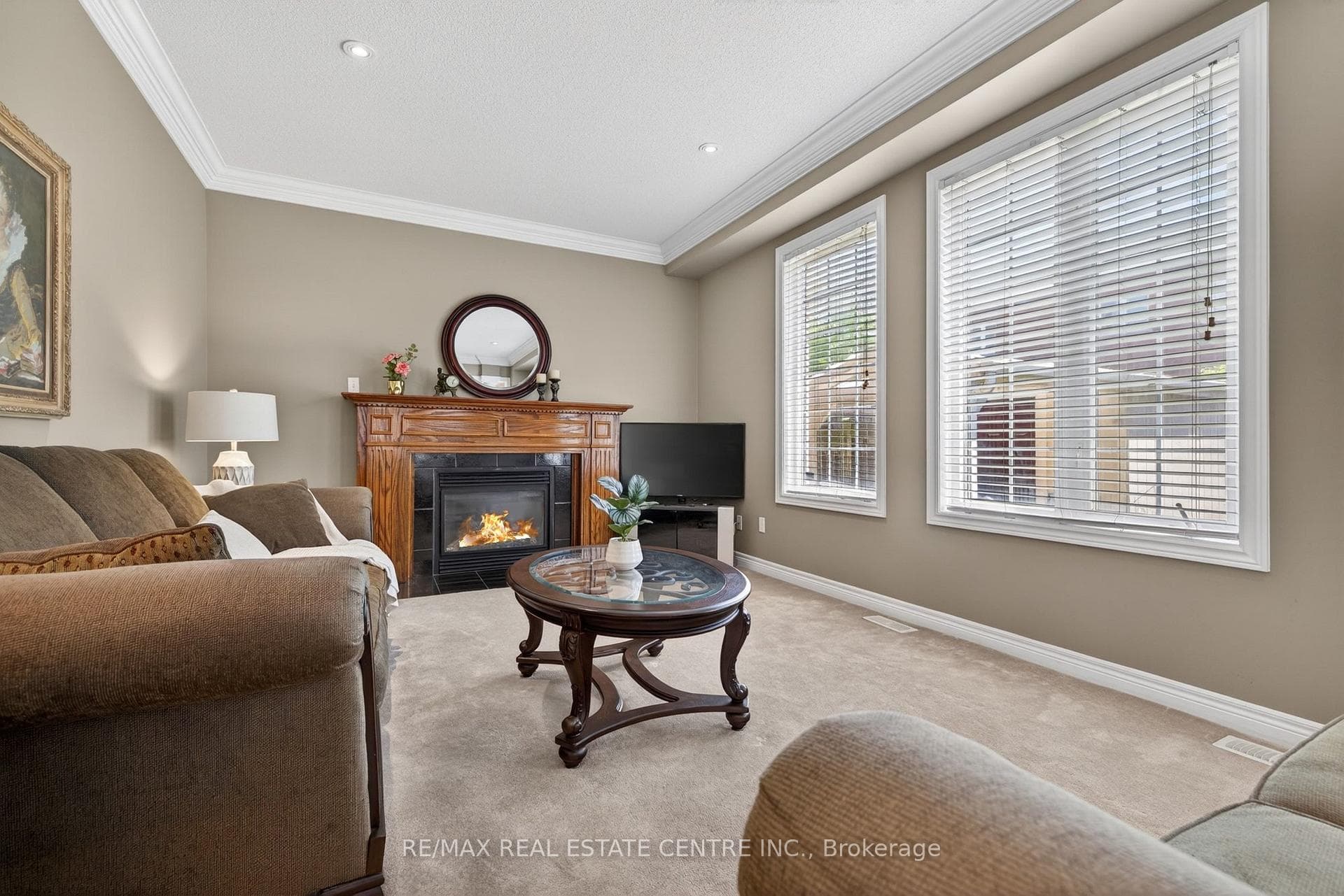 1022 Laidlaw Drive - Detached photo 11 of 50 in Milton, Ontario