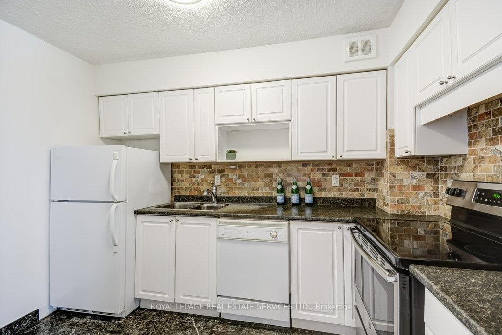 212 Kerr Street Unit 404 - Condo photo 14 of 33 in Oakville, Ontario