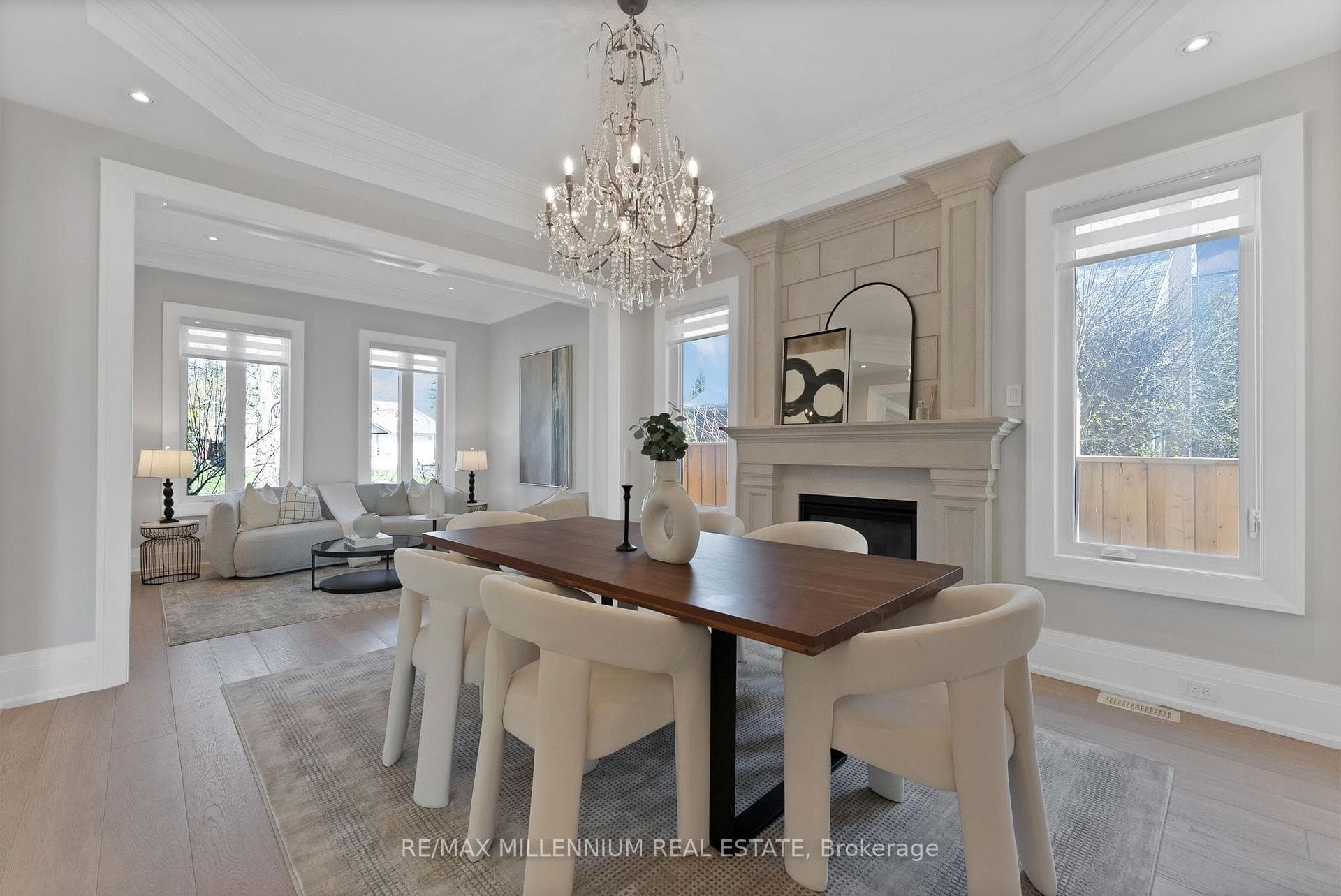 162 Oliver Place - Detached photo 8 of 50 in Oakville, Ontario