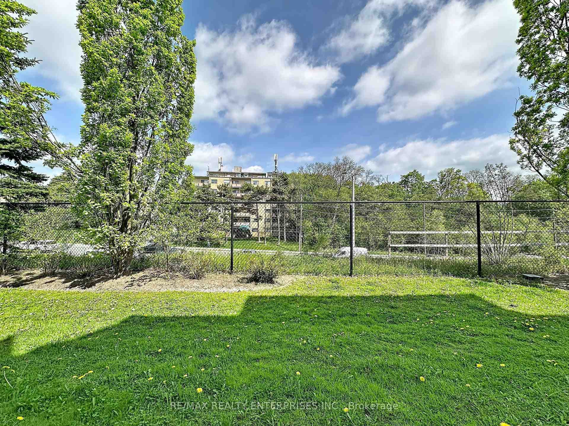 52 Aerodrome Crescent Unit 102 - Condo photo 44 of 47 in Flemingdon Park / Don Mills, Ontario