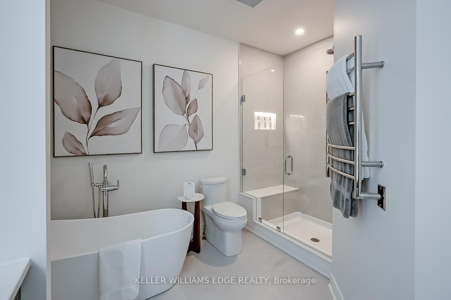 4285 Couples Crescent - Detached photo 21 of 46 in Burlington, Ontario