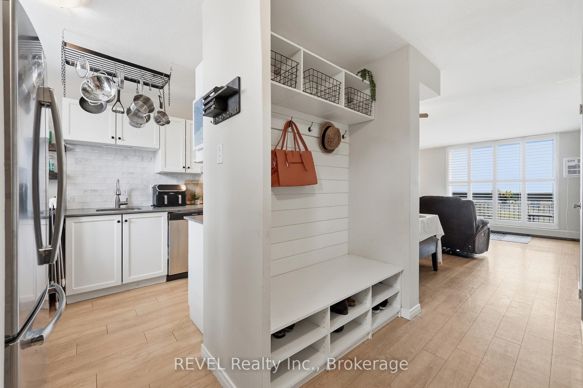 350 Quigley Road Unit 824 - Condo photo 8 of 25 in Hamilton, Ontario