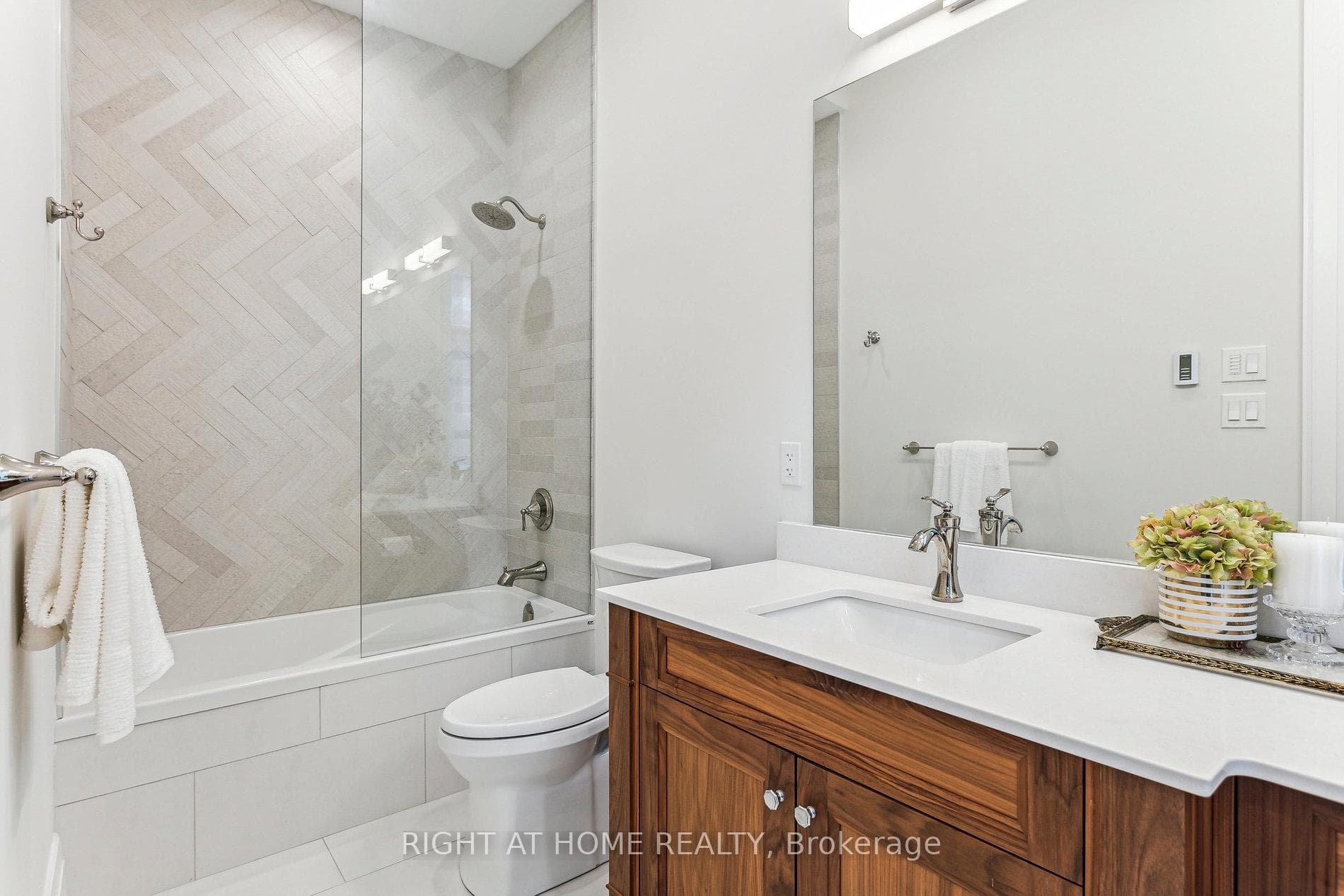 2606 Harvestmoon Lane - Detached photo 30 of 50 in Burlington, Ontario