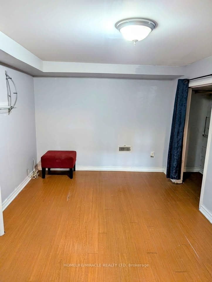 66 Fairglen Avenue - Semi-Detached photo 29 of 35 in Brampton, Ontario