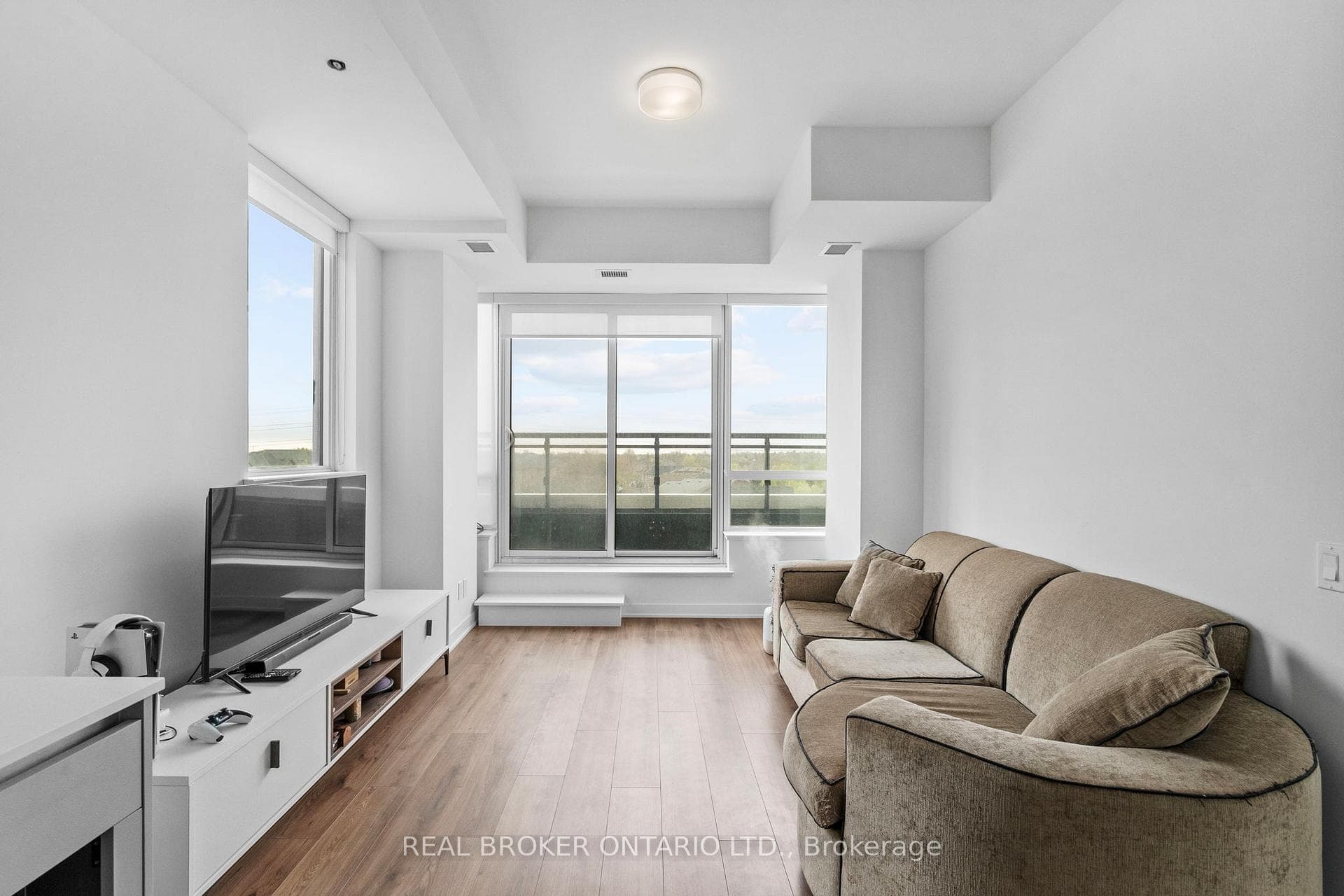 405 Dundast Street Unit 328 - Condo photo 21 of 33 in Oakville, Ontario