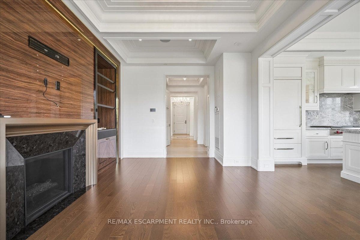 300 Randall Street Unit 211 - Condo photo 24 of 50 in Oakville, Ontario