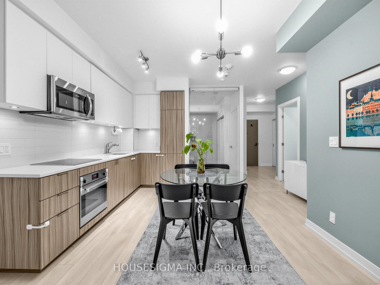 223 St.Clair Avenue Unit 306 - Condo photo 6 of 26 in Annex / Yorkville / Summerhill, Ontario