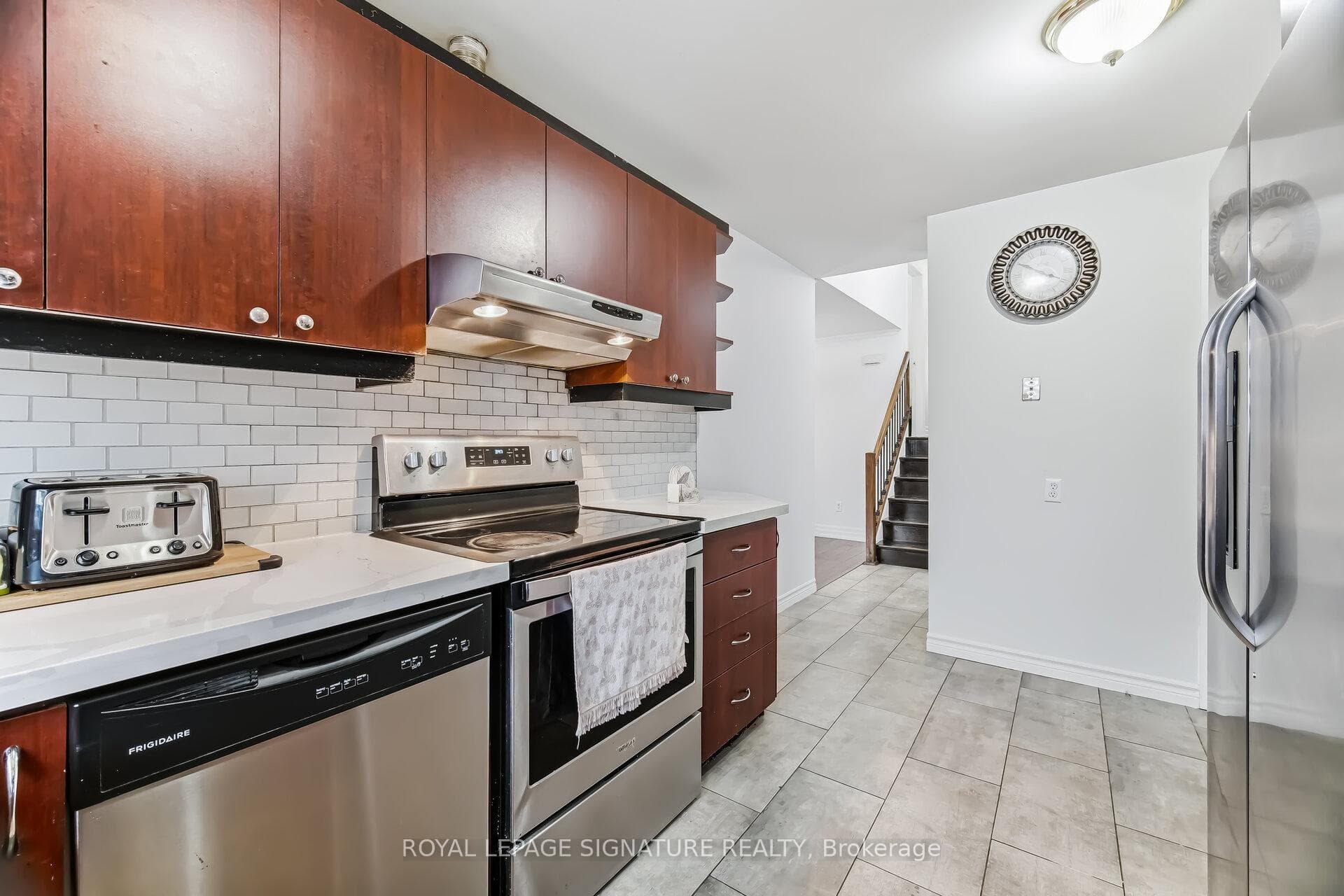 2498 Mainroyal Street - Semi-Detached photo 7 of 50 in Mississauga, Ontario