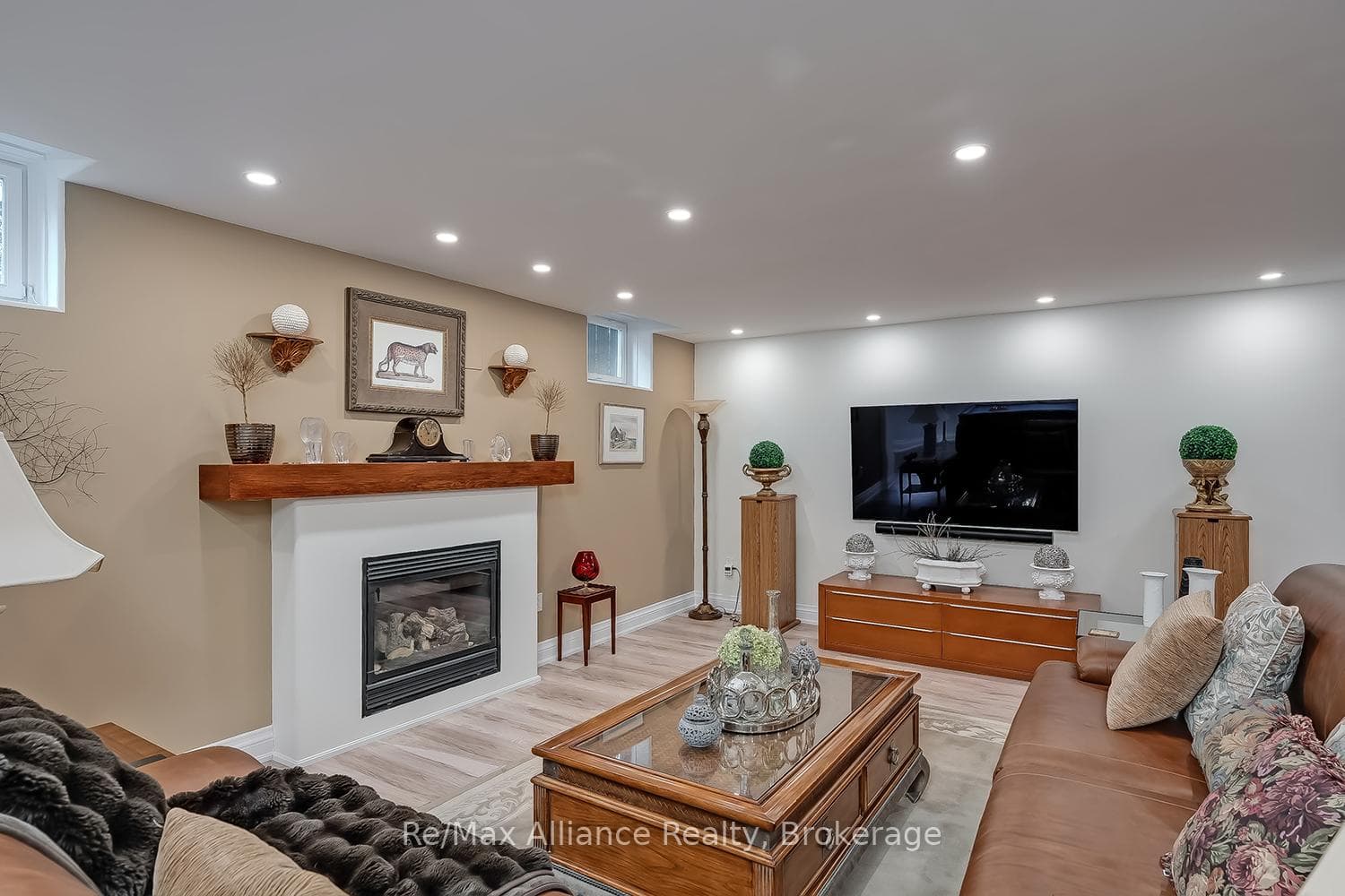 203 Burloak Drive - Detached photo 32 of 50 in Oakville, Ontario