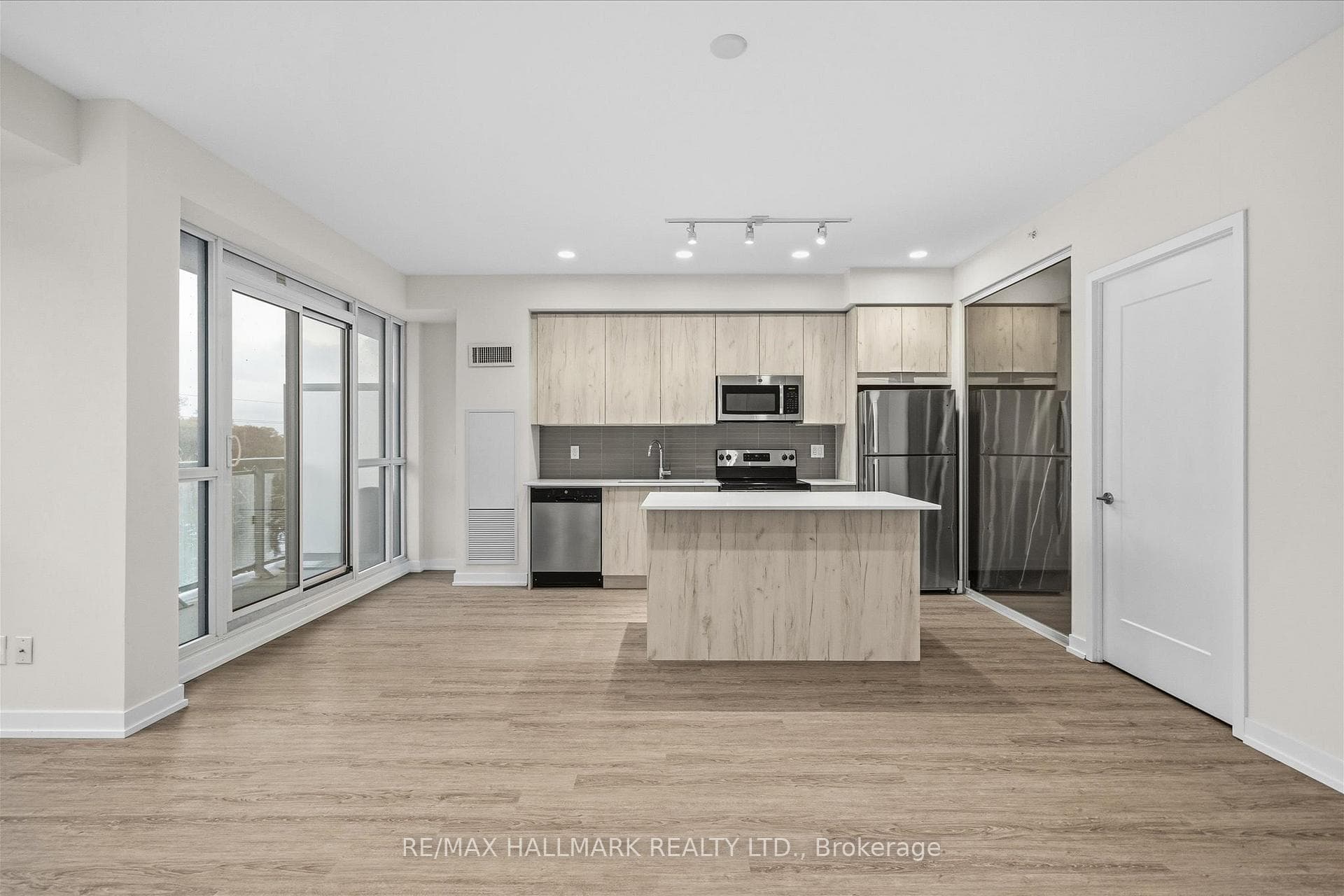 1350 Kingston Road Unit 310 - Condo photo 13 of 30 in Birch Cliff / Cliffside, Ontario