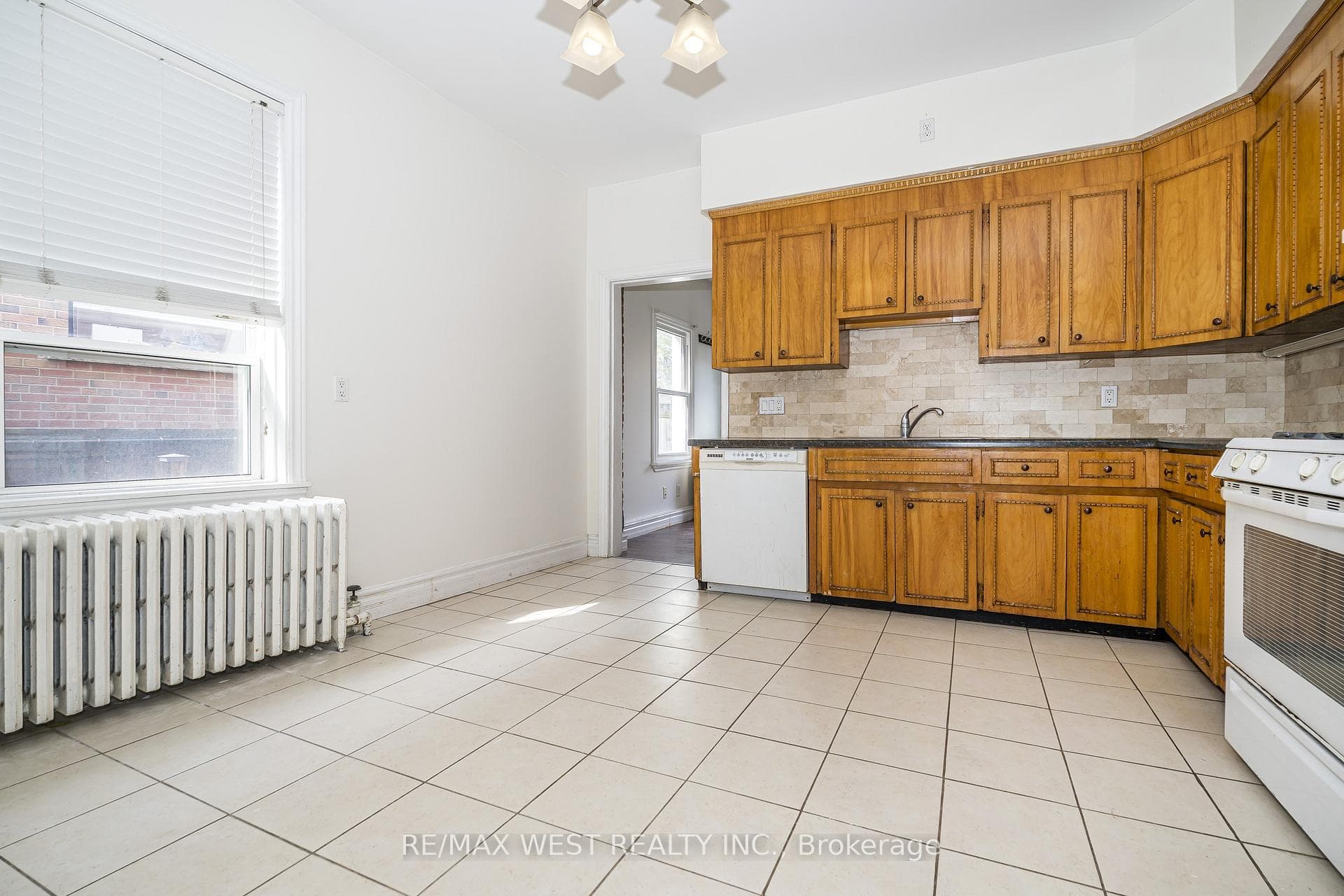 404 Manning Avenue - Semi-Detached photo 8 of 41 in Downtown Toronto / Waterfront, Ontario