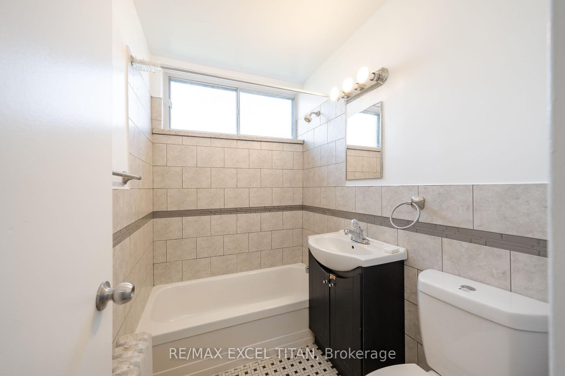 799 Robinson Street Unit 11 - Condo photo 11 of 13 in Burlington, Ontario