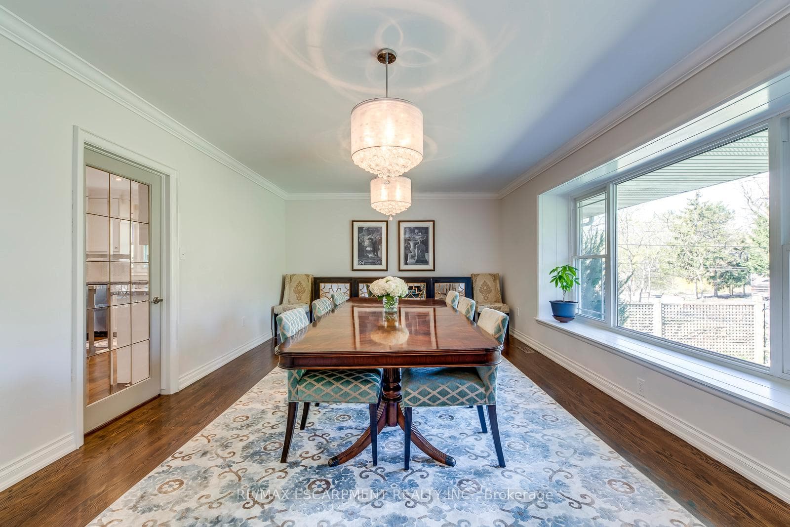 4306 Lakeshore Road - Detached photo 6 of 45 in Burlington, Ontario