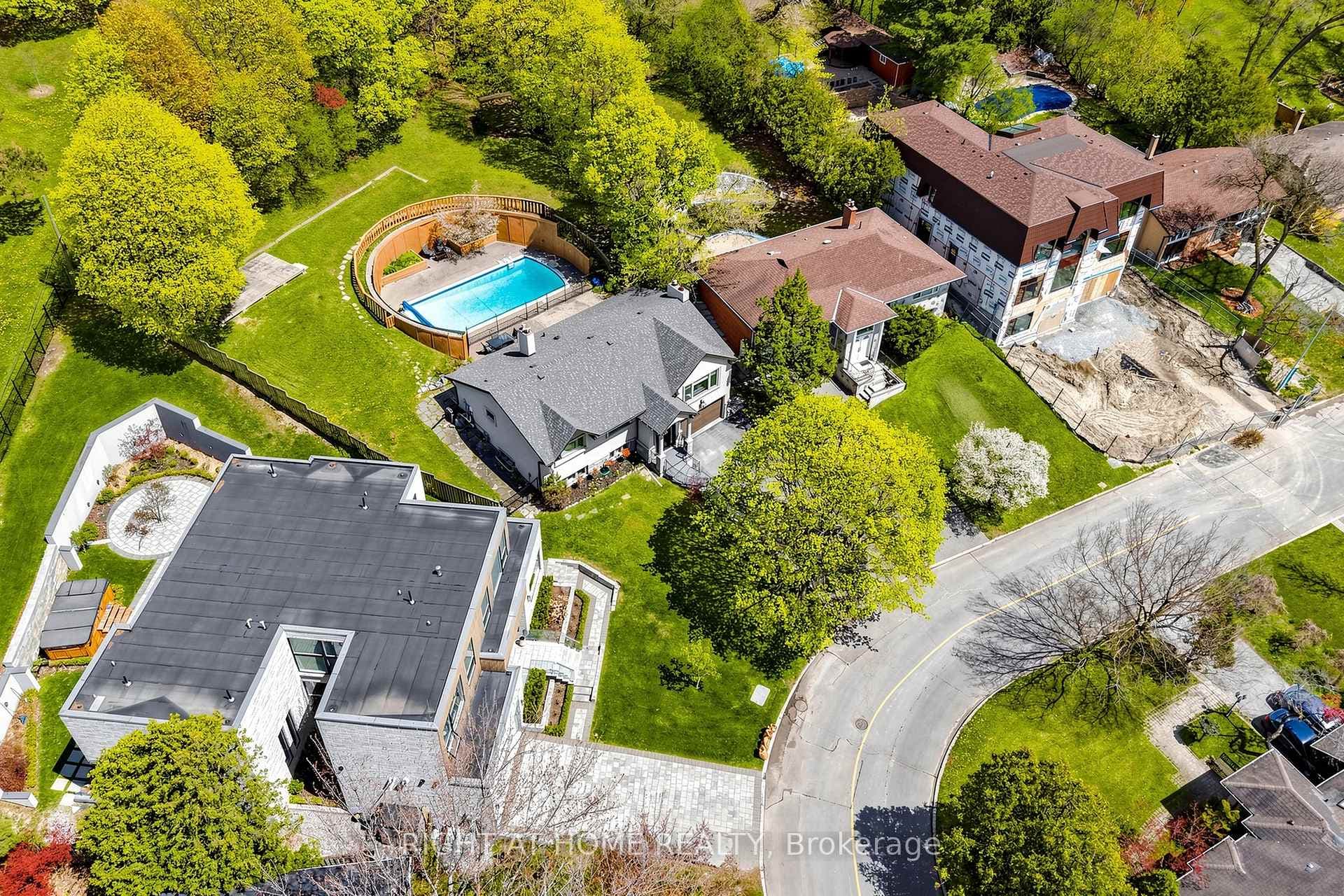 41 Larabee Crescent - Detached photo 4 of 42 in Don Mills / Parkwoods / Victoria Village, Ontario