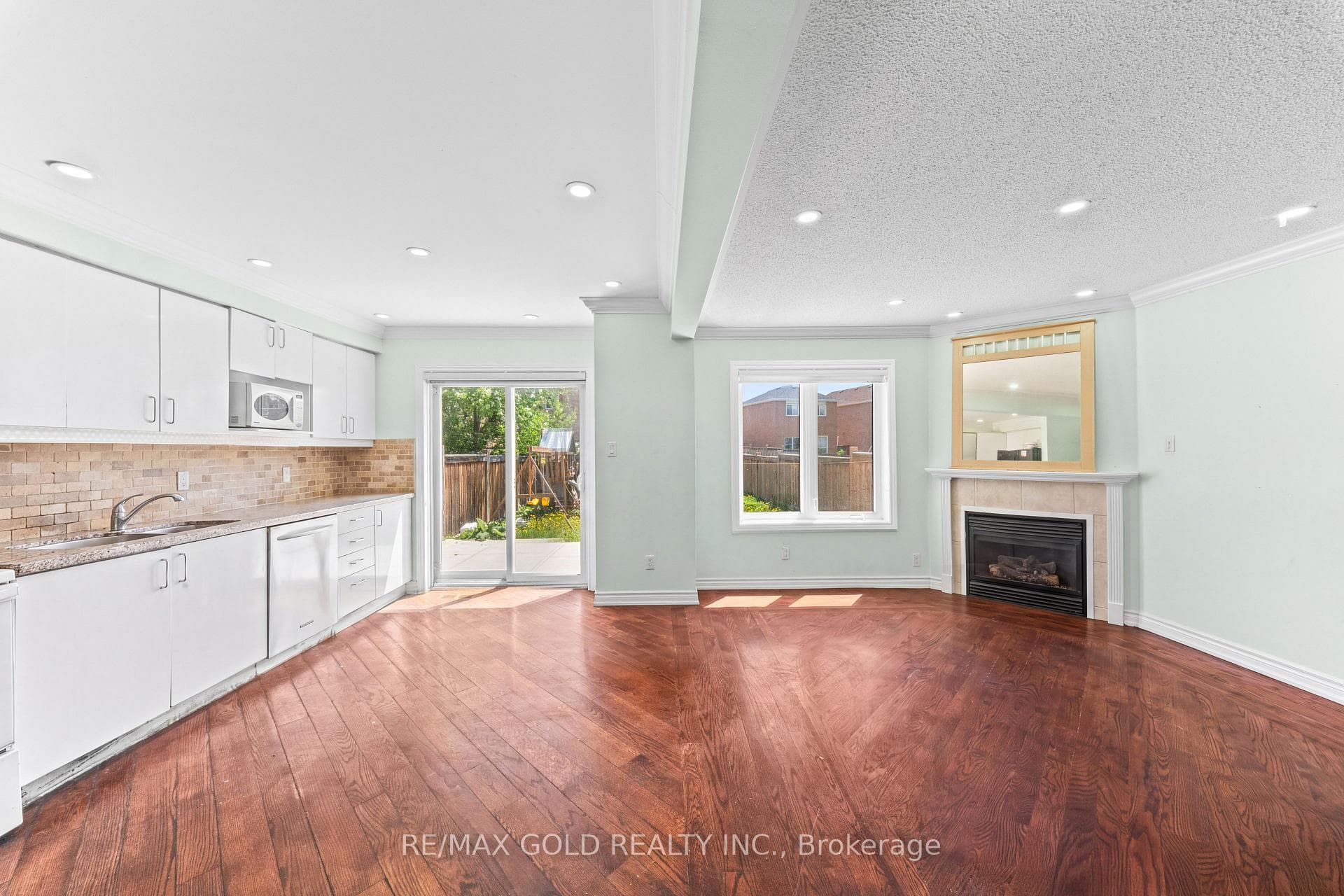31 Ravenscliffe Court - Detached photo 9 of 32 in Brampton, Ontario