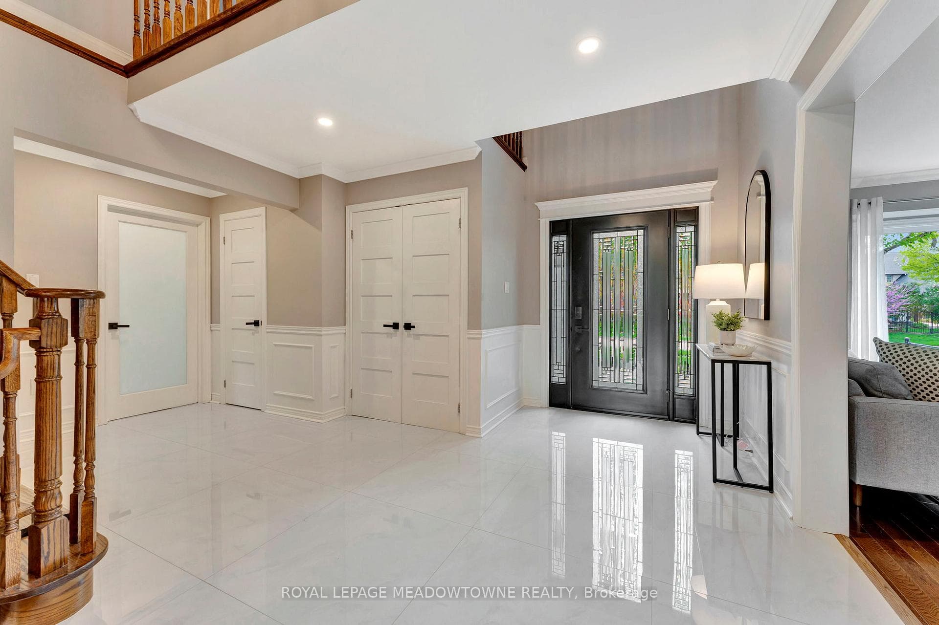 2008 Peak Place - Detached photo 2 of 31 in Oakville, Ontario