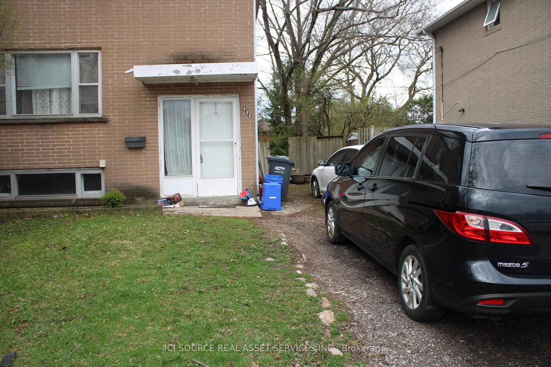 532 Appleby Line - Semi-Detached photo 1 of 12 in Burlington, Ontario