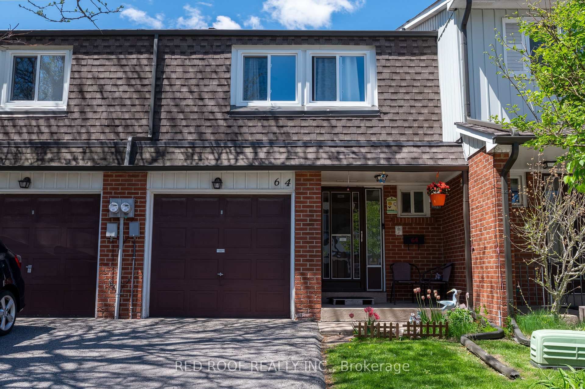 64 Farm Green Way Unit 64 - home for sale in Don Mills / Parkwoods / Victoria Village, Ontario