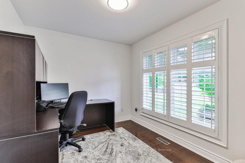200 Lexington Road - Detached photo 6 of 37 in Oakville, Ontario